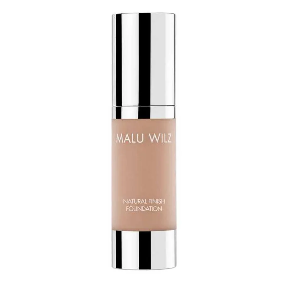 foto base de maquillaje natural finish 44 sand malu wilz