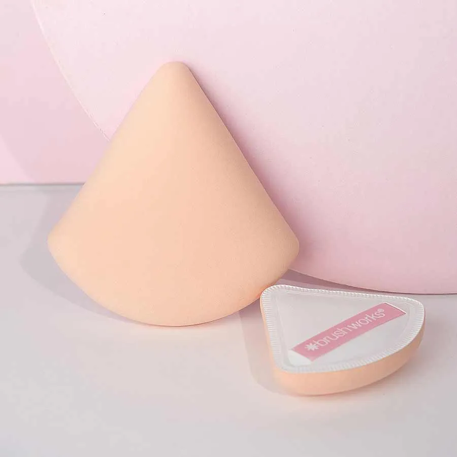 foto borla de maquillaje triangular acolchada brushworks 4