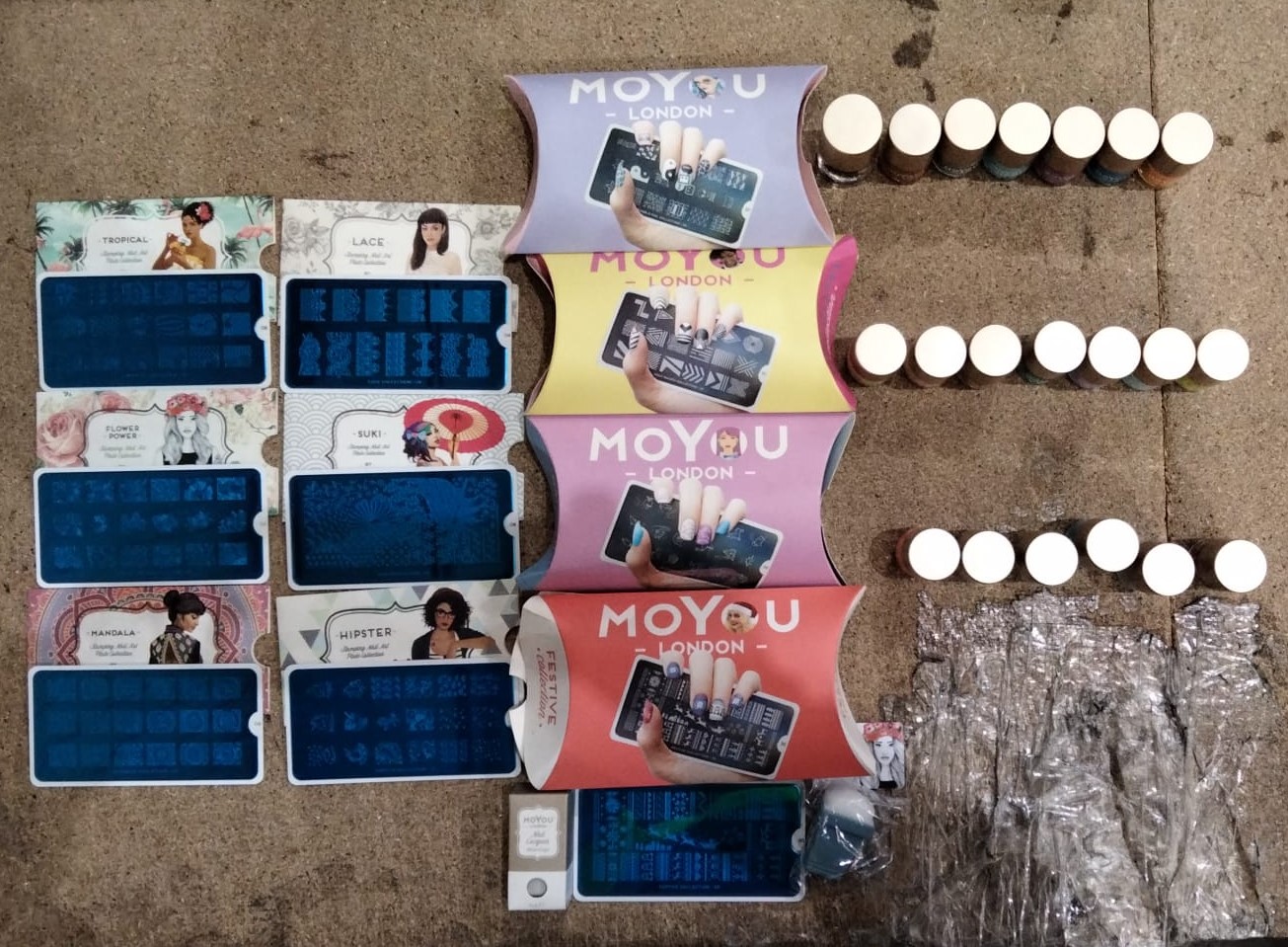 30 Esmaltes y placas estamping uñas MoYou - Lote N59